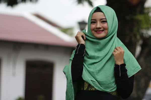 Hukum Mengenakan Hijab Dalam Islam