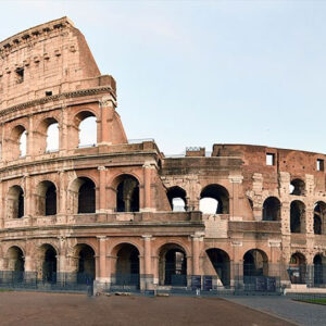 bangunan colosseum di roma