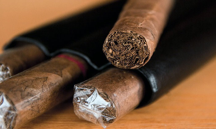 perbedaan cerutu dan rokok dalam budaya konsumsi