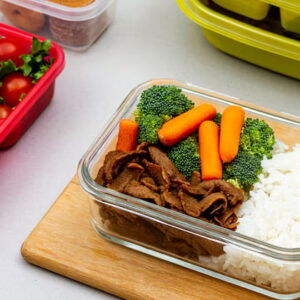 menyimpan makanan untuk bekal